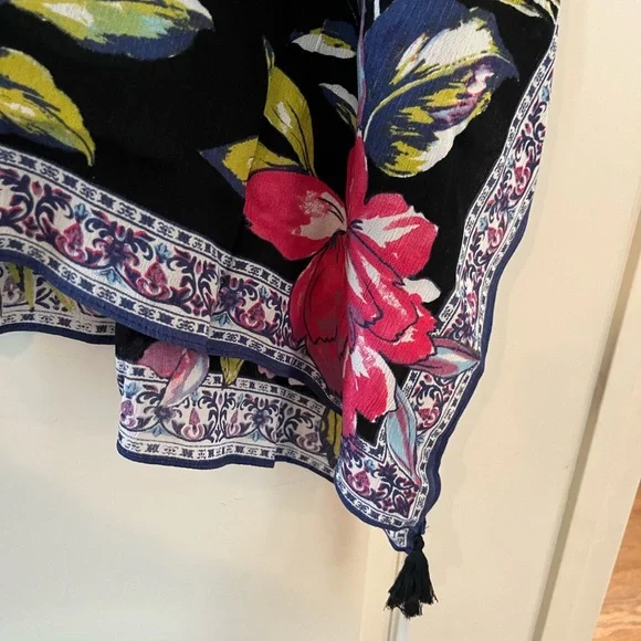 NEW! Vince Camuto Rayon Kimono Style Wrap, Ruana Black Floral OSFM - Picture 10 of 16